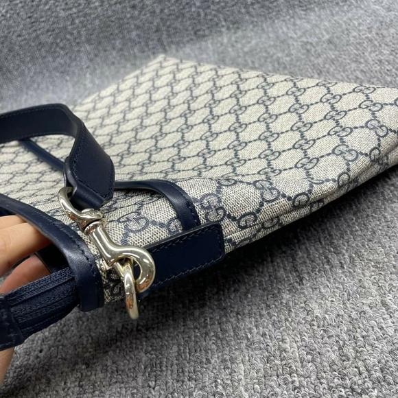 100% Authentic Gucci Leather Messenger Crossbody 450-102024 - Picture 5 of 16